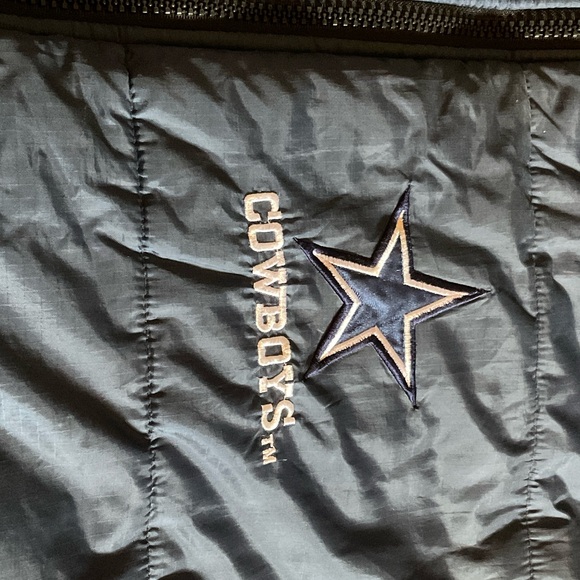 Vintage Blue/Black Dallas Cowboys reversible Puffer coat. Medium. With hood - Picture 3 of 16
